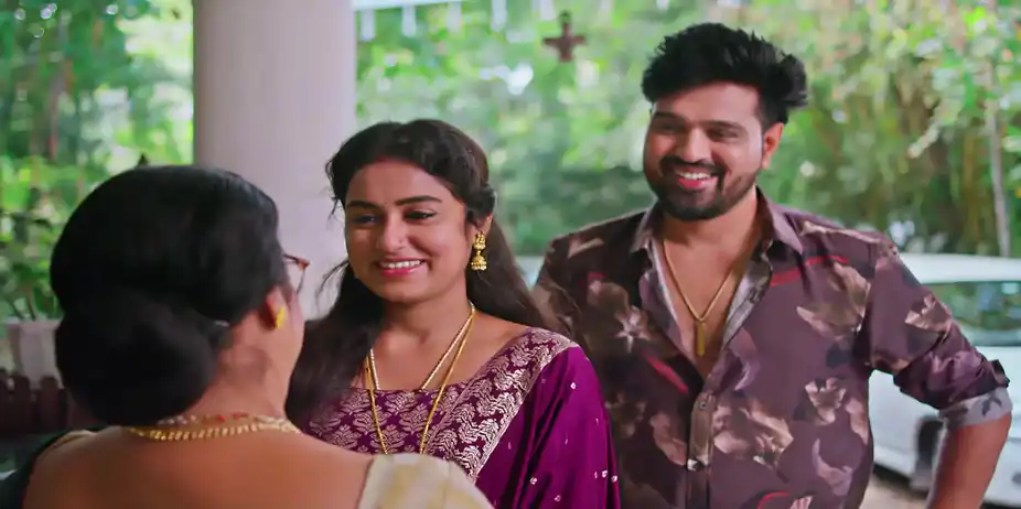 Jayabharathy Tells Varun about Muthassi - Snehapoorvam Shyama