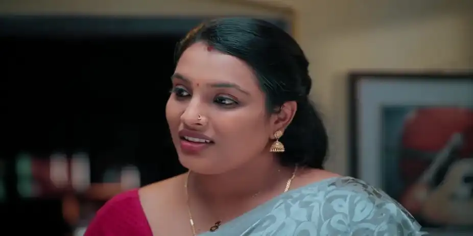 Radha Shares a Light Moment with Priya - Akale
