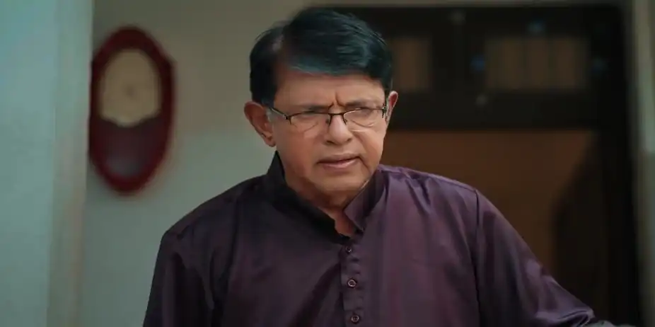 Parameshwaran Has a Firm Word with Muthassi - Snehapoorvam Shyama