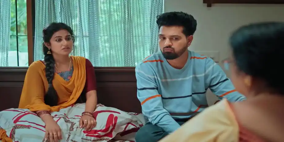 Jayabharathy Has a Word with Radhika - Snehapoorvam Shyama