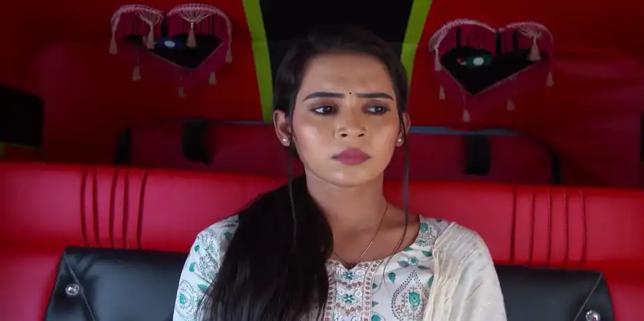 Madhav Warns Mani - Tu Khara Mun Chaai