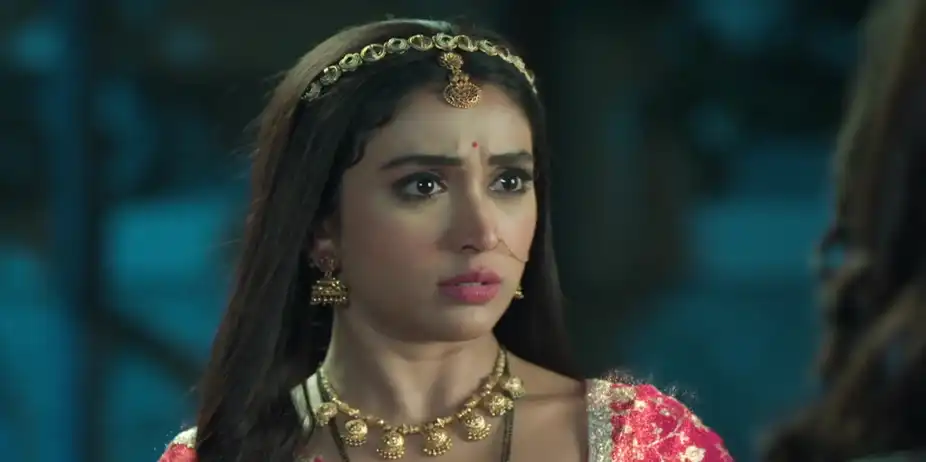 Saavi Consumes Poison in front of Latika - Gharwali Pedwali
