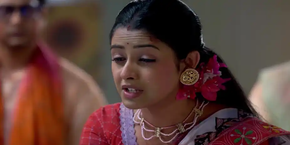 Parul Apologises to Moinak - Parineeta