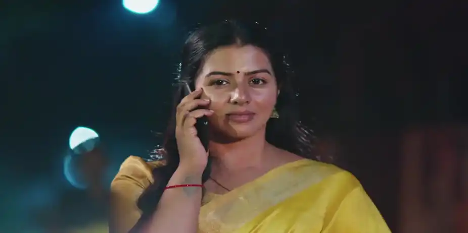 Molly Teases Krishna - KrishnaGadha