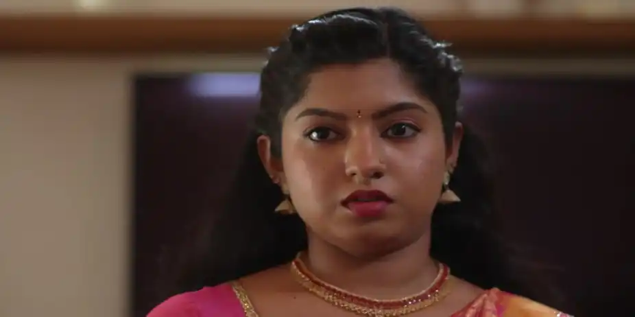 Chandra's Words Shock Nirmala - Kudumbashree Sharada