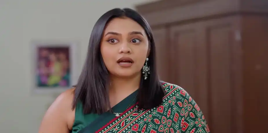 Narmada Shares Her Suspicion with Ajit - Tula Japnar Aahe