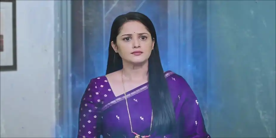 Maya Seeks Answers from Ambika's Spirit - Naa Ninna Bidalaare