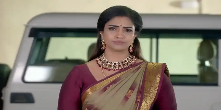 Chandrakala's Plan Confuses Sivanandi - Karthigai Deepam