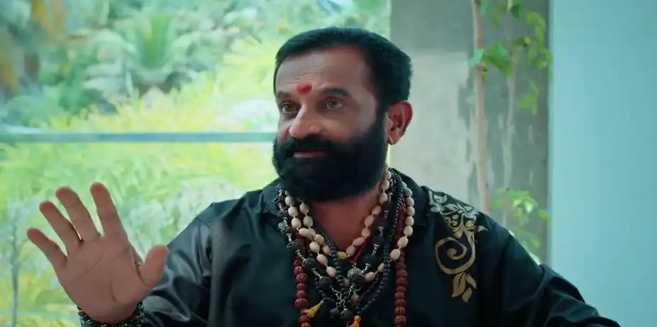 Devadattan Tells Saraswathyamma about the Treatment - Akale