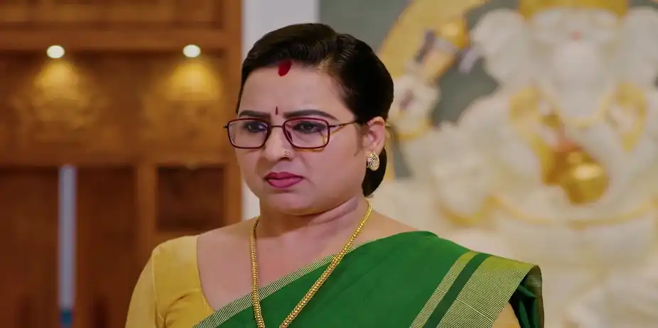 Devadattan Warns Prathapa Varma - Akale