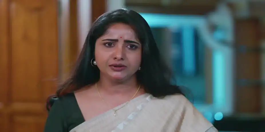 Naveen Gives a Piece of His Mind to Keerthi - KrishnaGadha