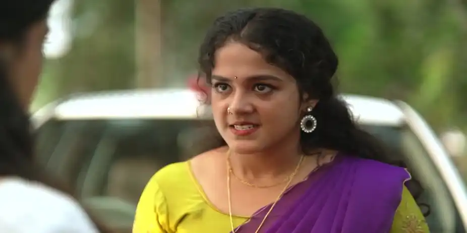 Daisy Warns Shalini - Kudumbashree Sharada