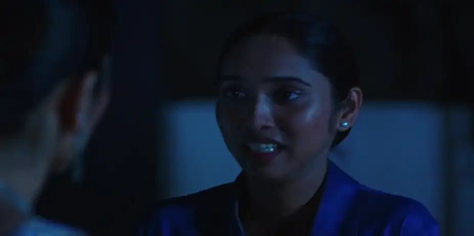 Kaushiki Asks Fatima a Question - Taarini