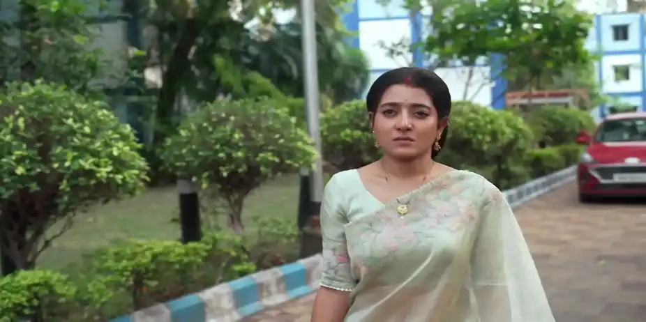 Uji Leaves the Mukherjee House - Jowar Bhanta