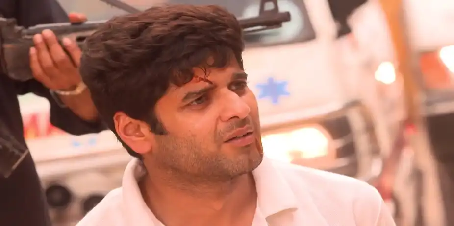 Rayan Is Astonished to See Parul in Rava - Parineeta