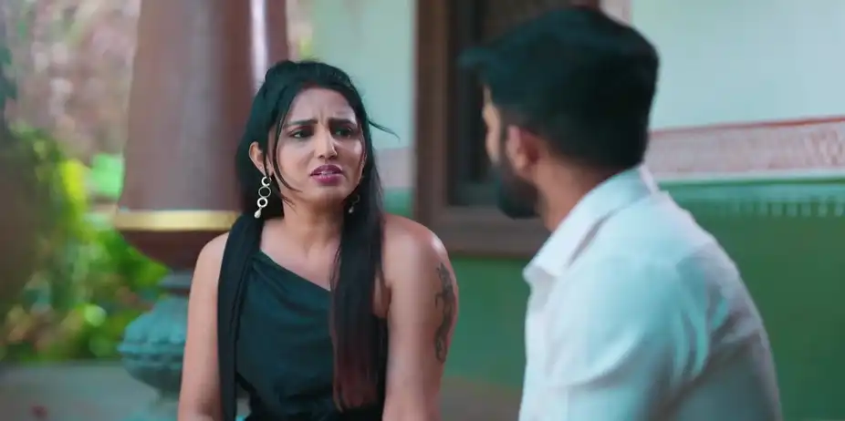 Malli's Priase Makes Sunil Uneasy - Amruthadhaare