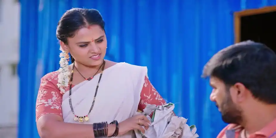 Chalvi Discusses Srinivas with Venky - Lakshmi Nivasa