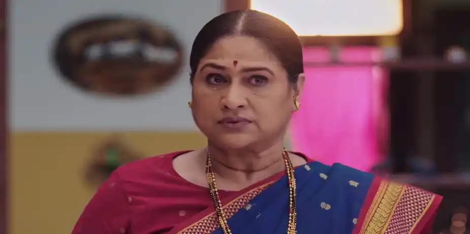 Lakshmi Scolds Santosh - Lakshmi Niwas