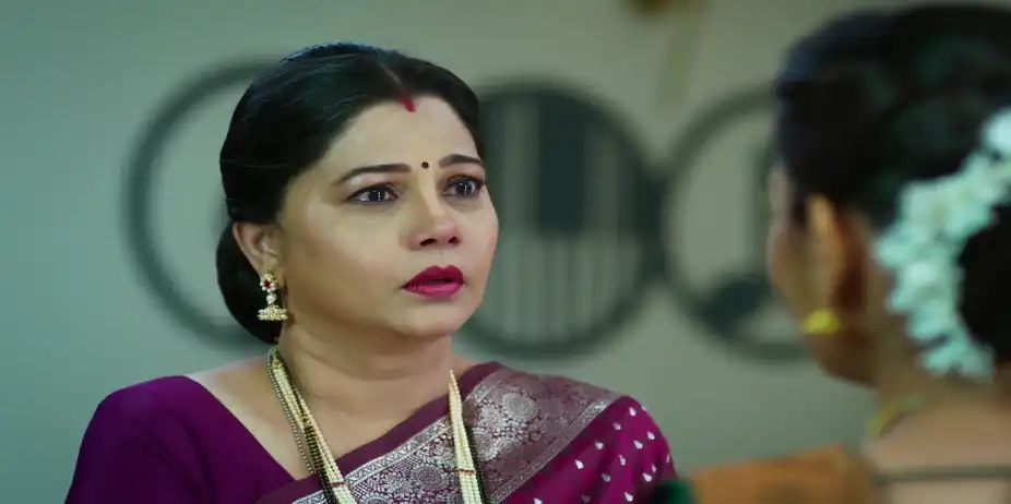 Tilottama Admits Her Mistake in Front of Sanika - Savalyachi Janu Savali