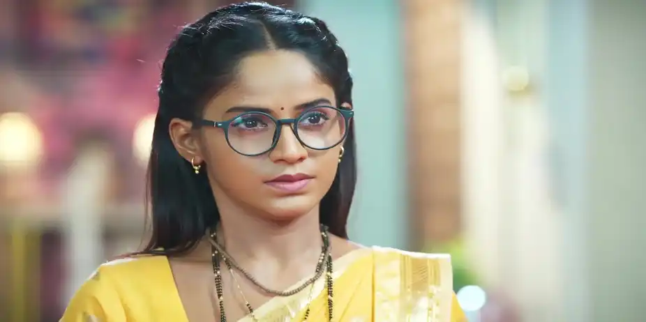 Dr Sakhare Shows Everyone Sanika’s Full Confession - Savalyachi Janu Savali