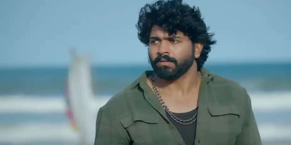 Karna Saves Indhu - Chinnan Siru Kiliye
