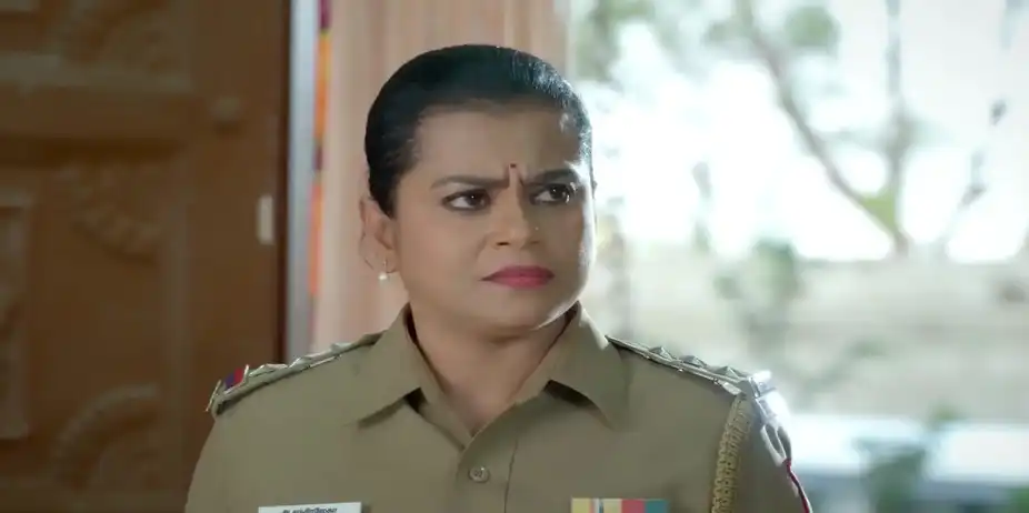 Chandralekha Arrives to Arrest Veera - Veera