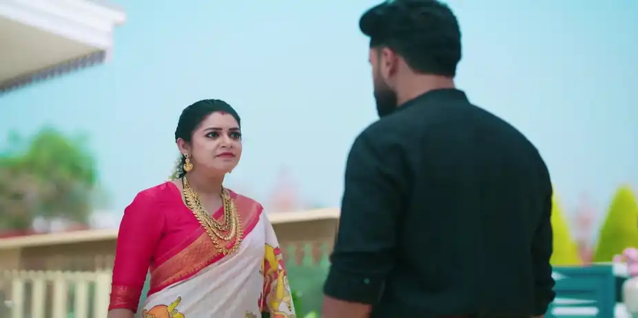 Bhoomika Strongly Condemns Jaydev - Amruthadhaare