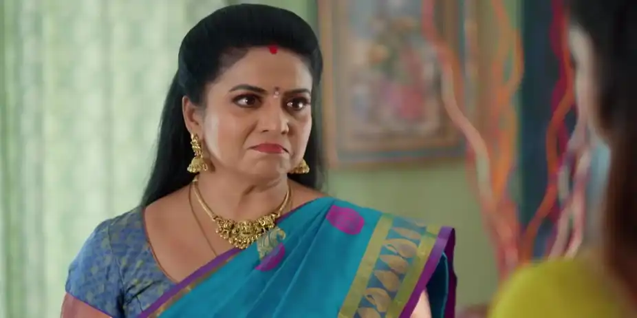 Ramadevi Asks Aishwarya for the Ring - Chembarathy