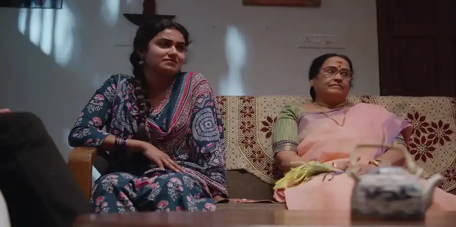 Jayabharathy Taunts Muthassi - Snehapoorvam Shyama