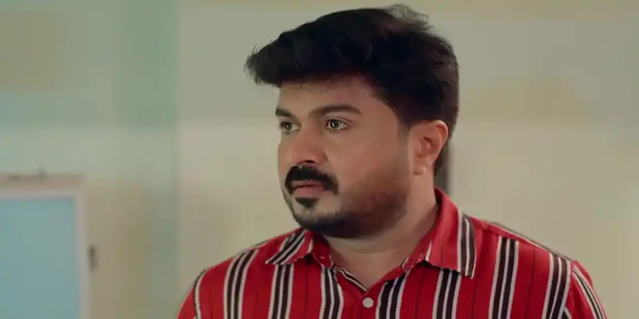 Varsha Is Shocked to See Vikram - Manathe Kottaram