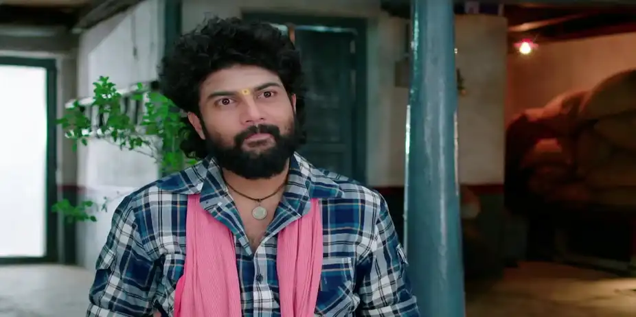 Parvathi Is Puzzled By Her Family's Behaviour - Annayya