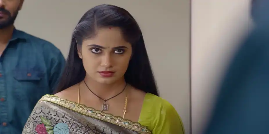 Ayali and Siva Stage an Act - Ayali