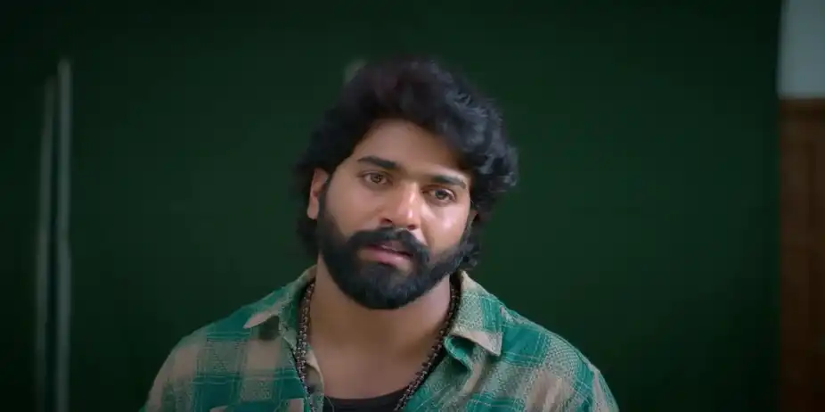 Balu Extends an Invitation to Indhu and Karna - Chinnan Siru Kiliye