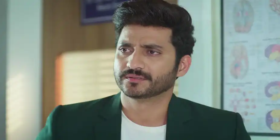 Savali Tells Sarang about Amruta's Accident - Savalyachi Janu Savali