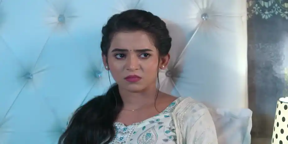 Golu Tries to Help Mani - Tu Khara Mun Chaai