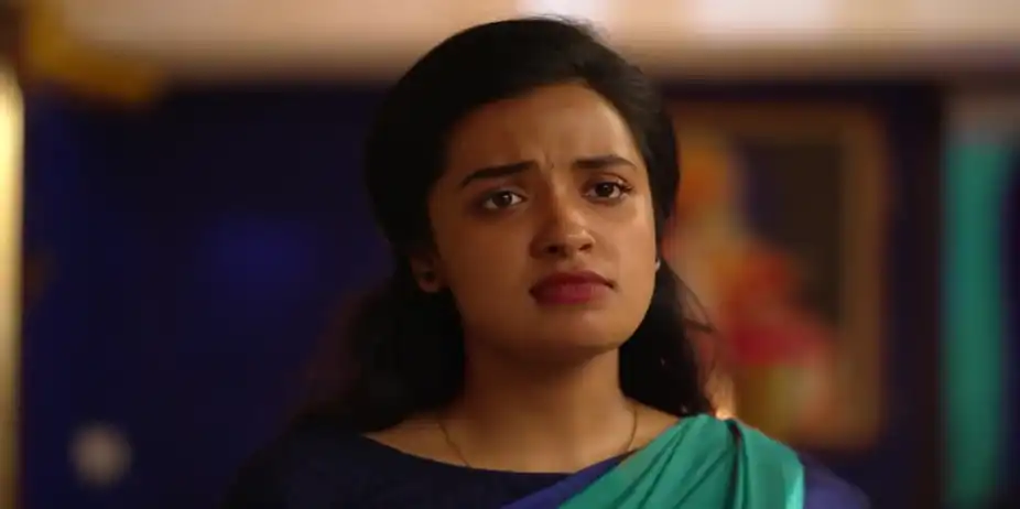 Raghavan's Act Makes Shalini Uneasy - Kudumbashree Sharada