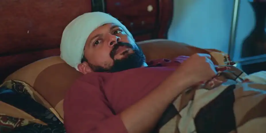 Vikram Overhears Varsha's Conversation - Manathe Kottaram