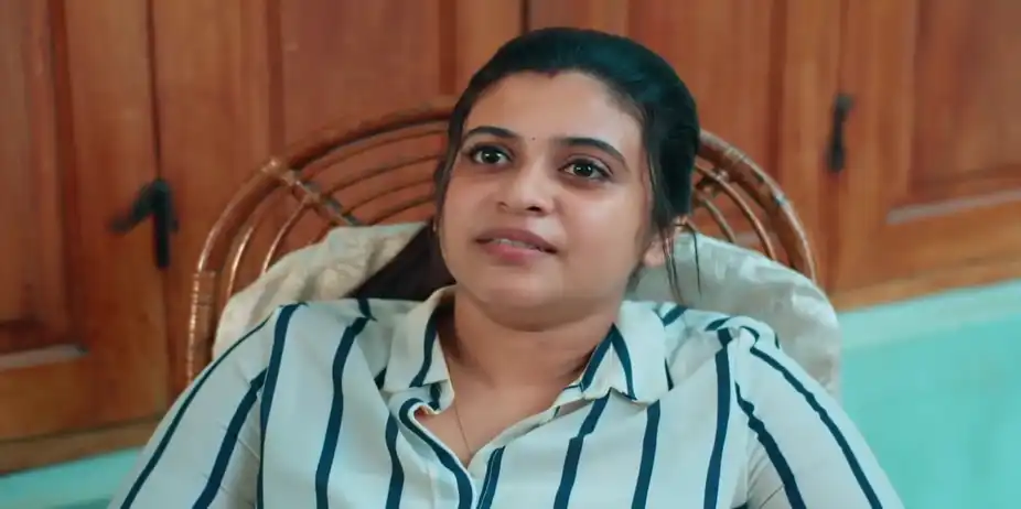Prakash Plots to Cause Haritha's Miscarriage - Manathe Kottaram