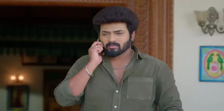 Karthikeyan Learns about Suryakala's Arrival - Karthigai Deepam