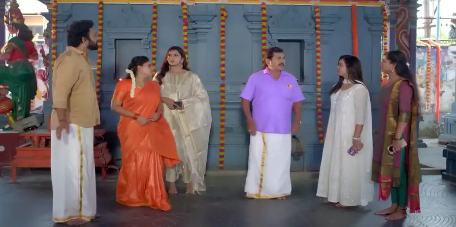 Revathi Assures Rajarajan - Karthigai Deepam