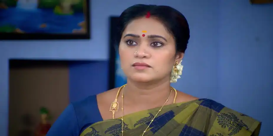 Janaki's Arrival Scares Seenu - Sandhya Raagam