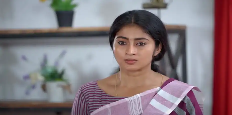 Valli Reassures Ramachandran - Veera