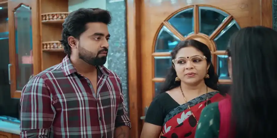 Rithika Shares Her Concerns with Raju - Akale