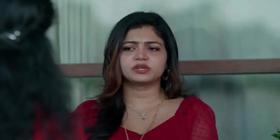 Girija Advises Akshita - Durga