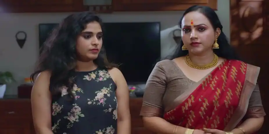 Radhika Silences Kalpana - Snehapoorvam Shyama