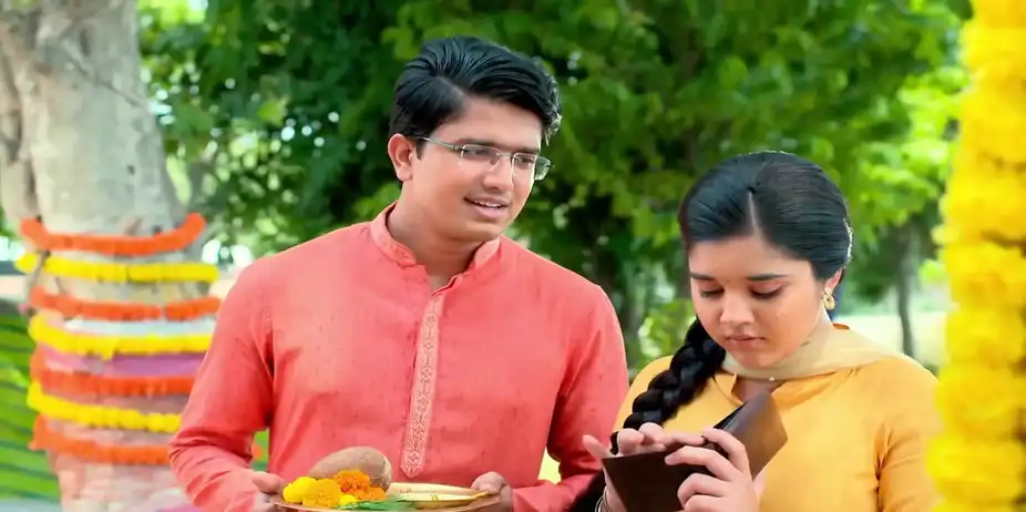 Ayushman Tries to Come Closer to Kusum - Kusum