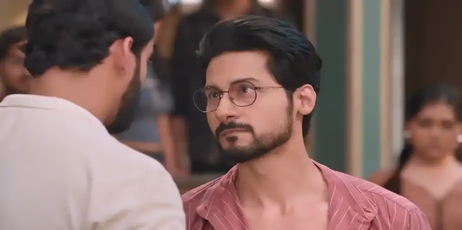 Ved and Rajat Get into a Fight outside the Class - Saru