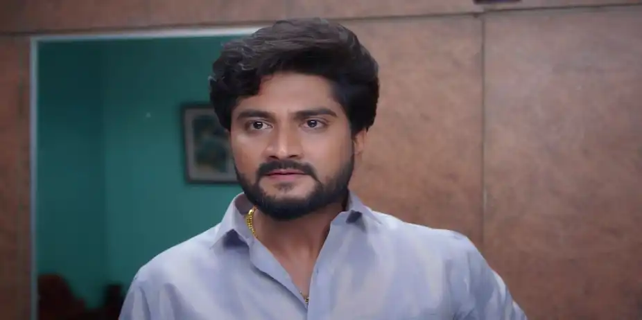 Lakshmi Tries to Stop Thiru - Chinnan Siru Kiliye