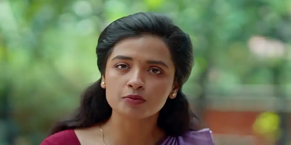 Raghavan's Words Make Shalini Uneasy - Kudumbashree Sharada