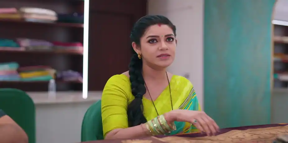 Goutham Takes Bhoomika Shopping - Amruthadhaare